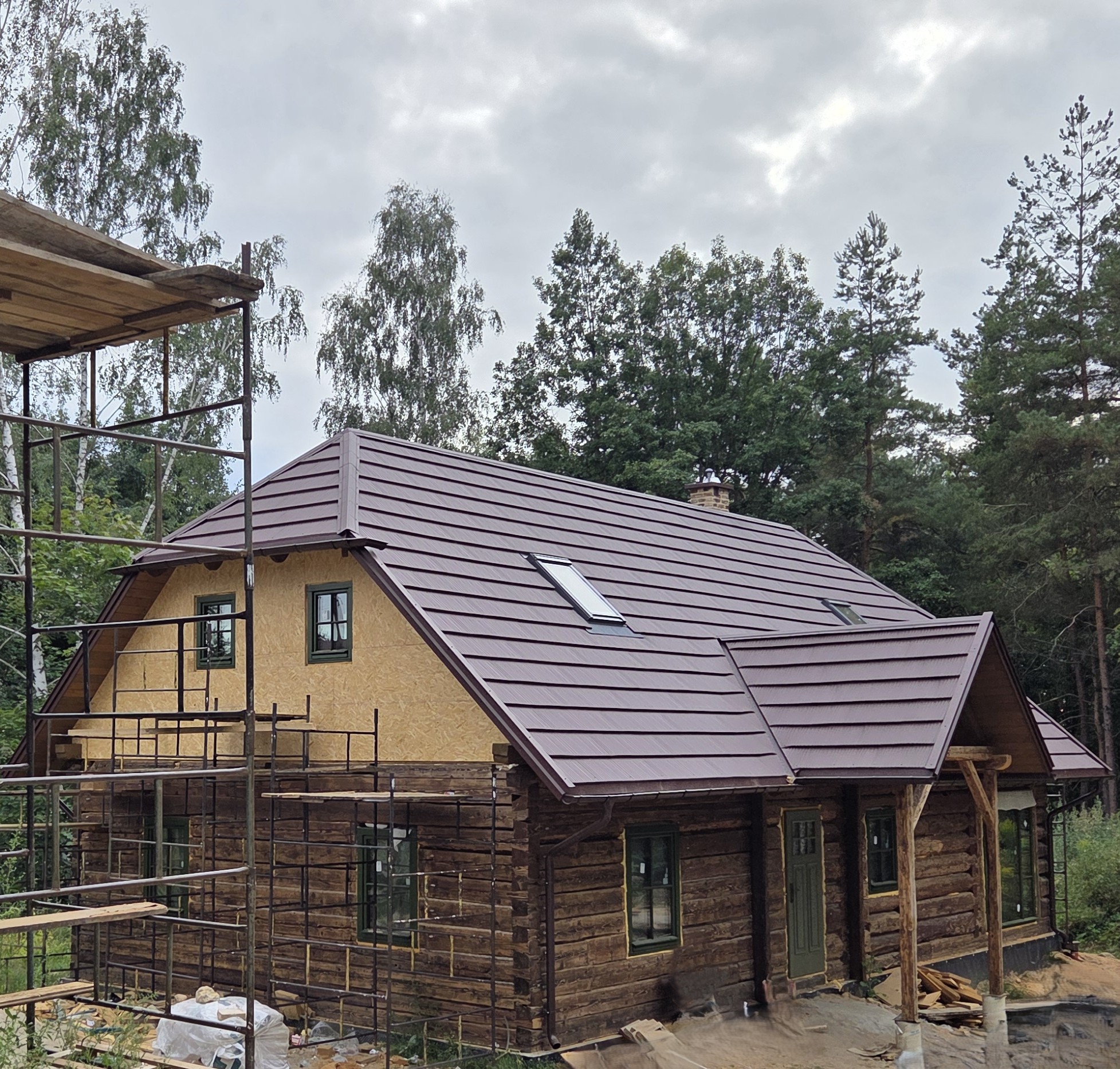 Dwa domy z Bali w Budach Brodzkich