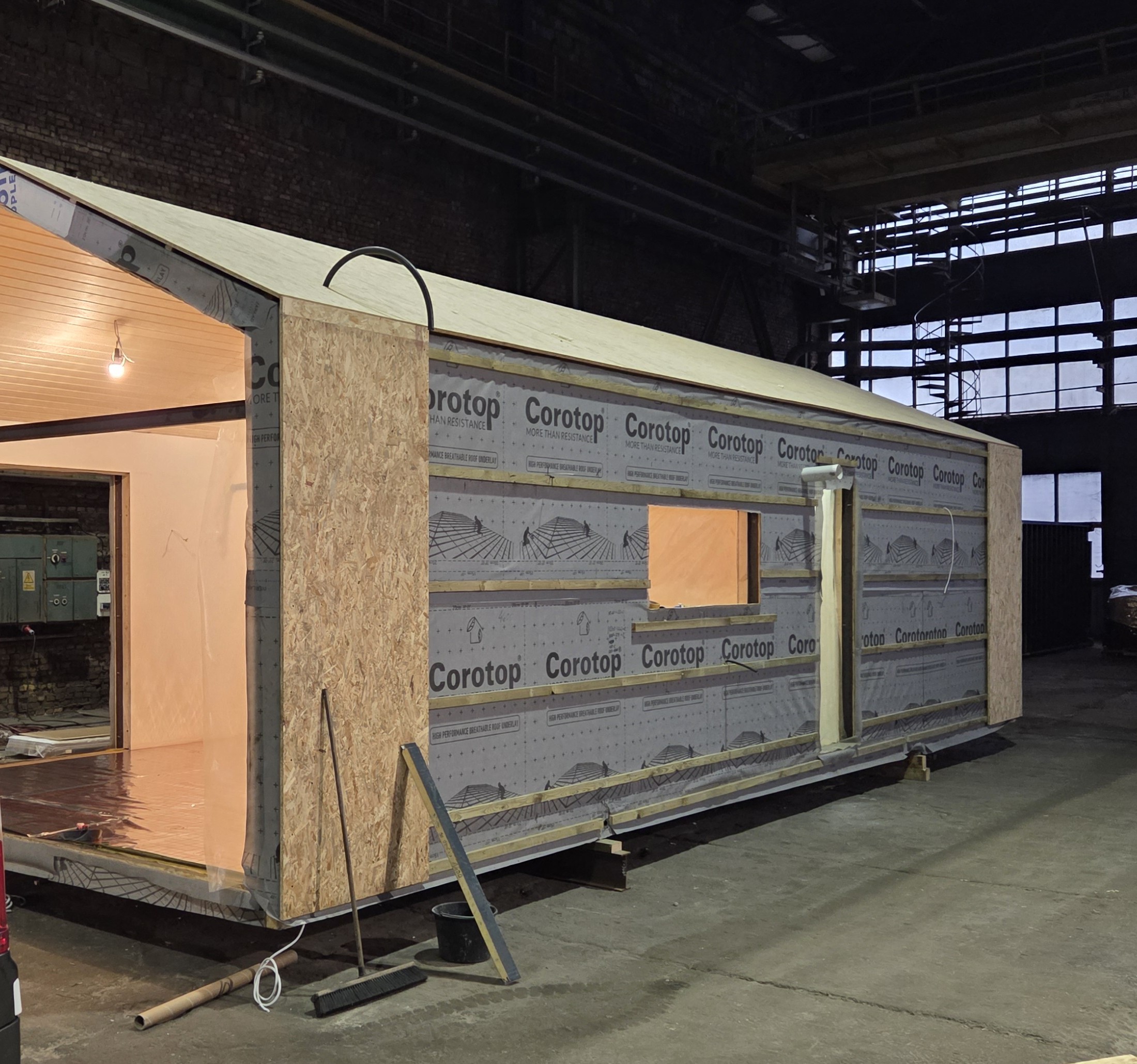 Ogrzewany dom z hali produkcyjnej w Dąbrowie Górniczej