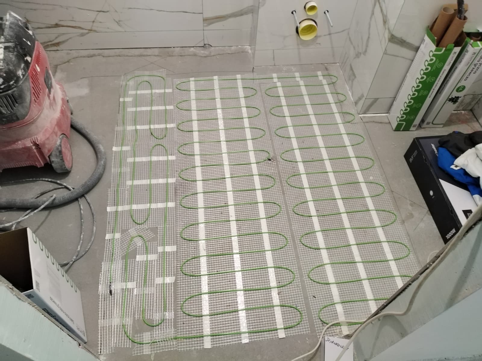 Ogrzewanie matami grzewczymi w Łomnej-Lesie