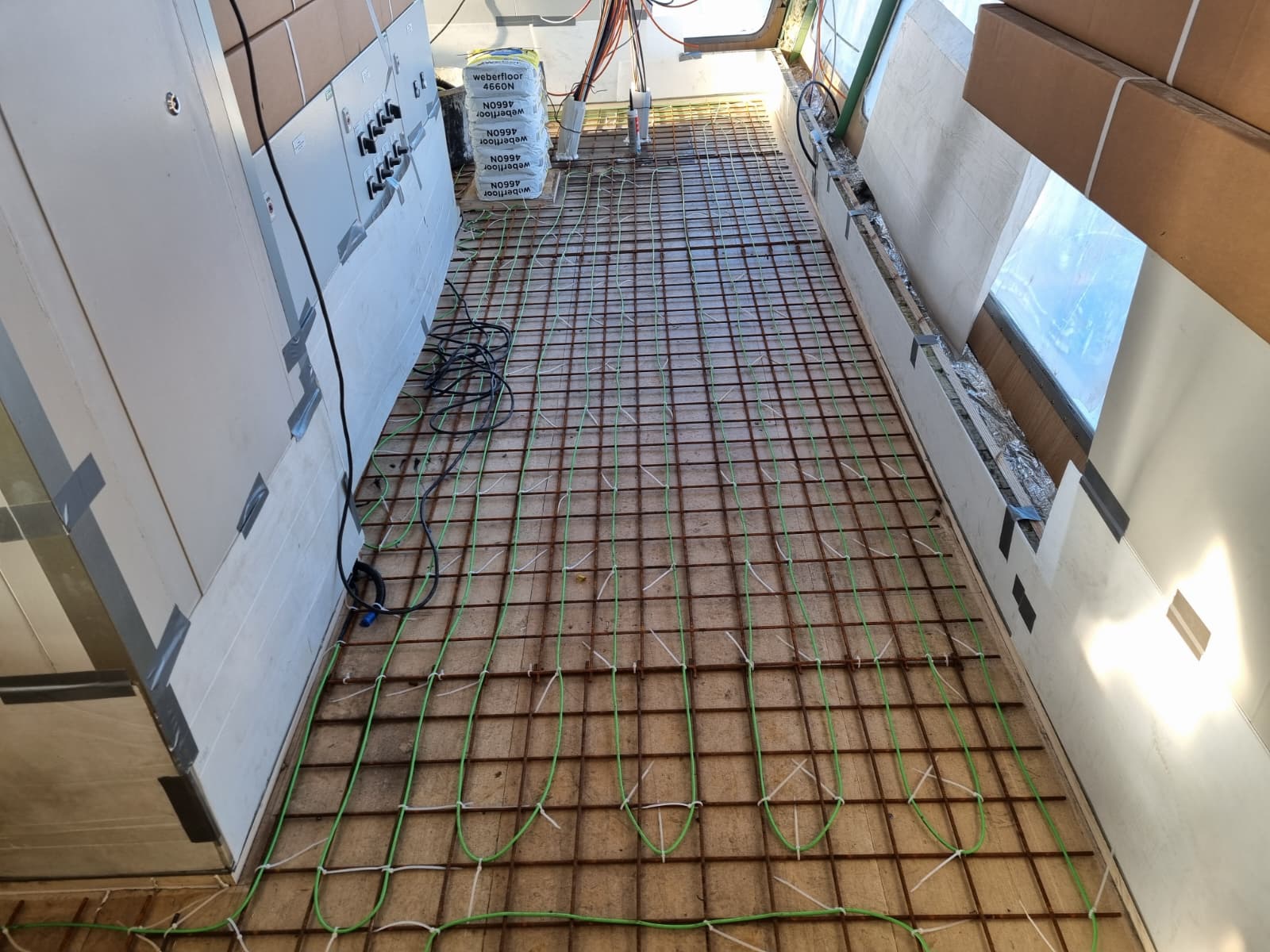 Statek ogrzewany kablami grzewczymi SAMURIO