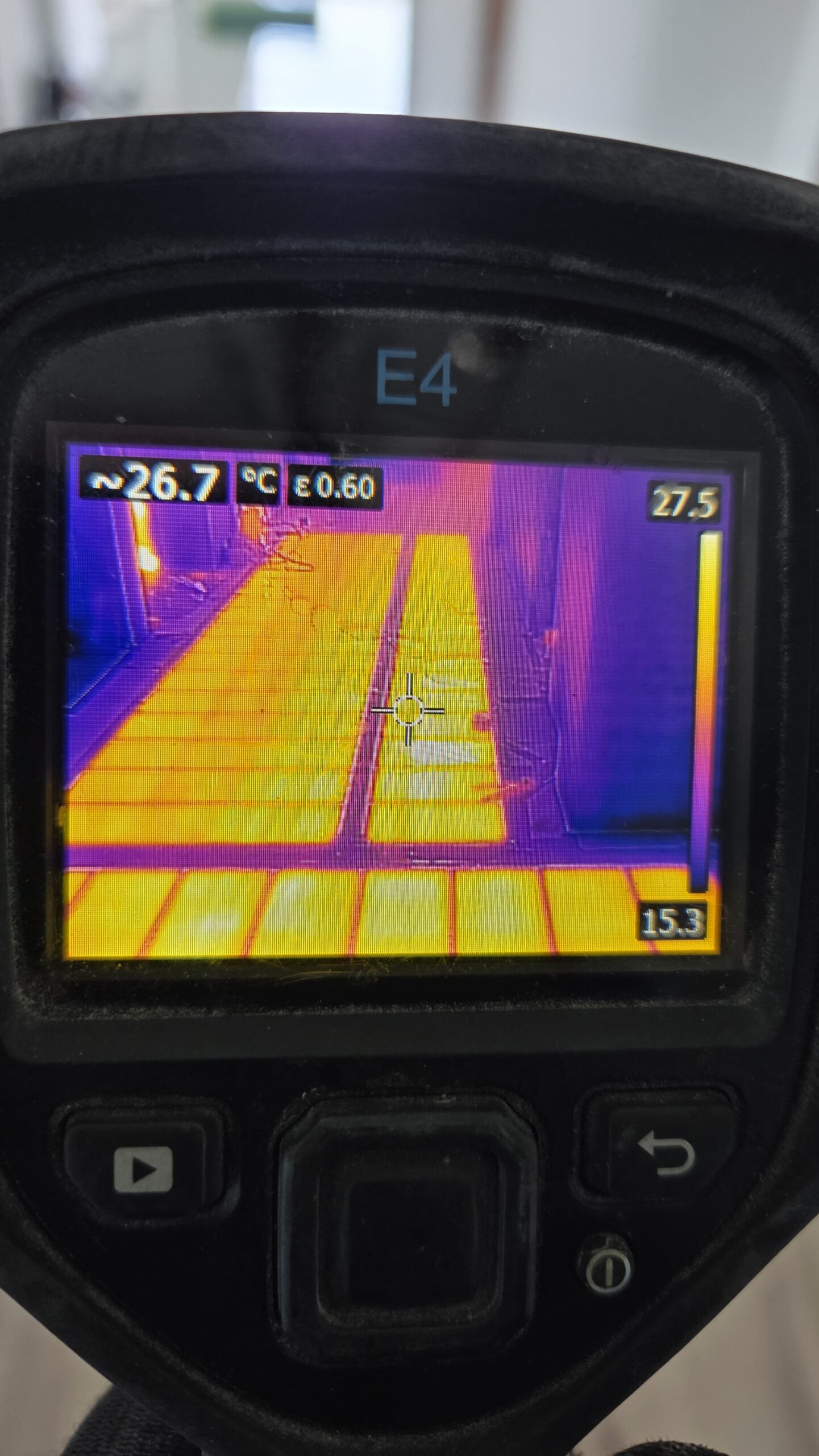 Ogrzewanie bezpośrednie w dużym domu w Dybkowie