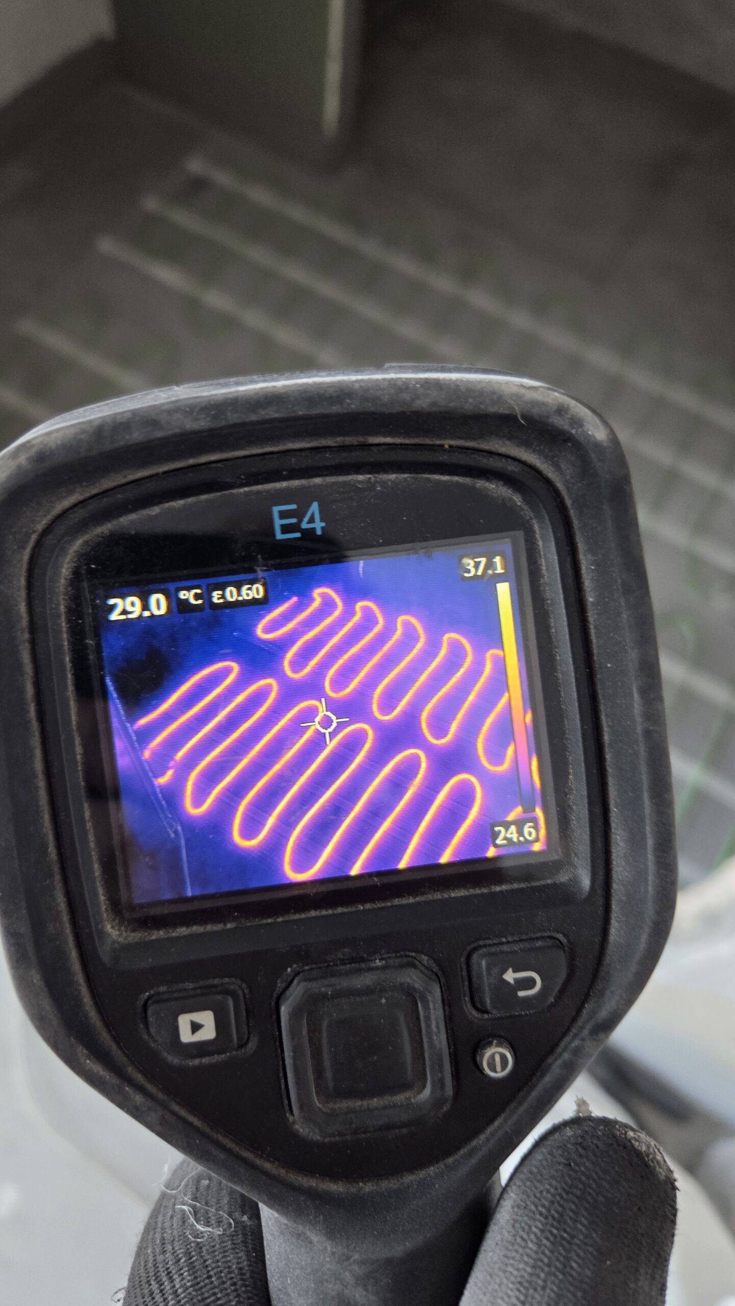 Łazienki z ogrzewaniem bezpośrednim w Krakowie