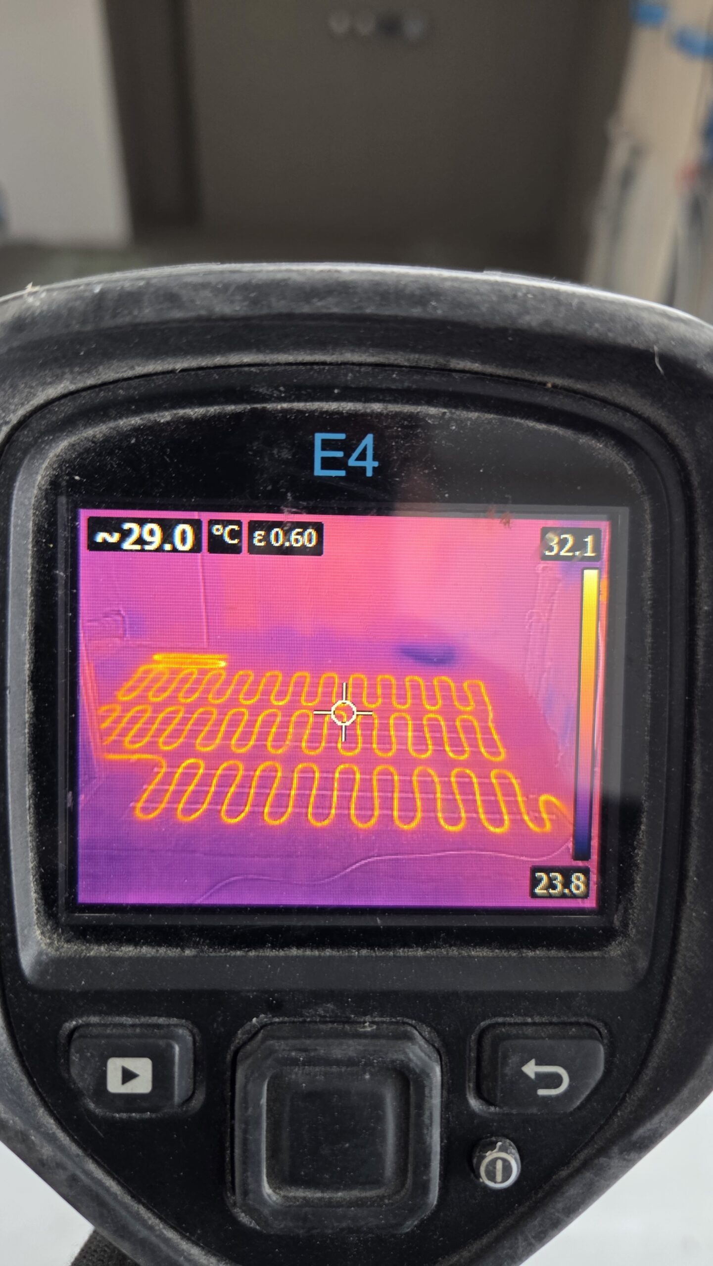 Łazienki z ogrzewaniem bezpośrednim w Krakowie