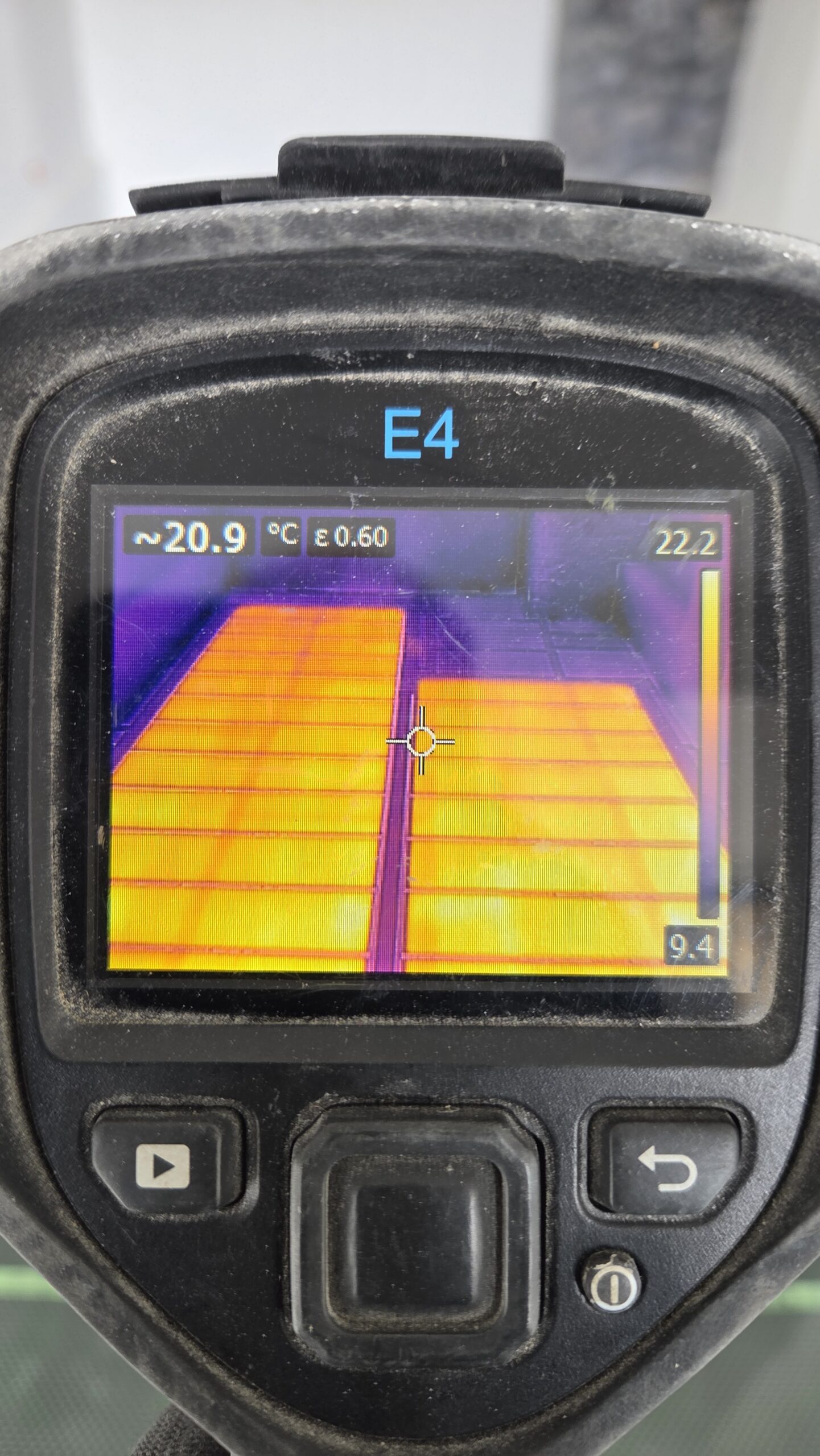Nowy dom z ogrzewaniem bezpośrednim w Trojanowie
