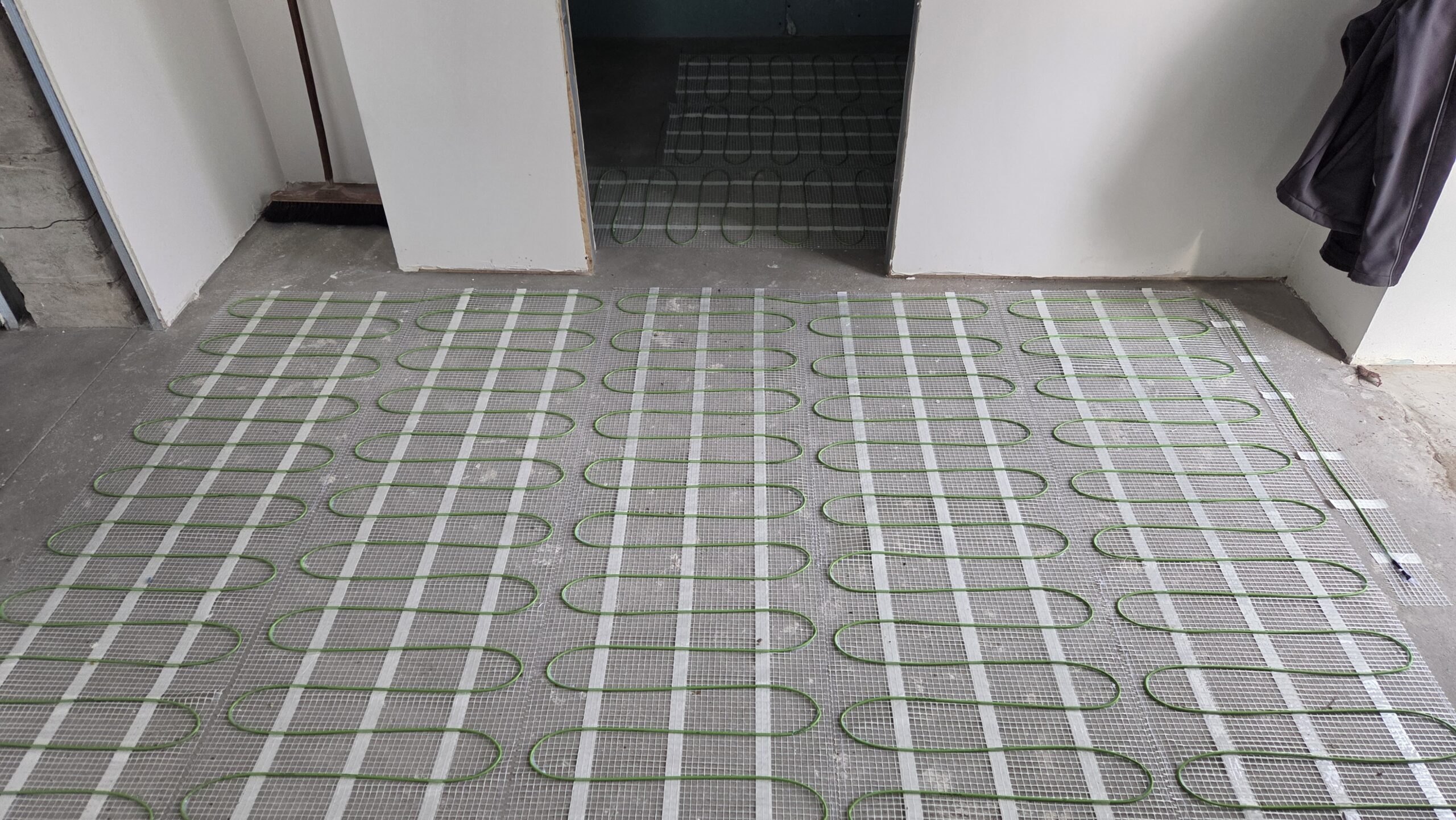 Nowy dom z ogrzewaniem bezpośrednim w Trojanowie