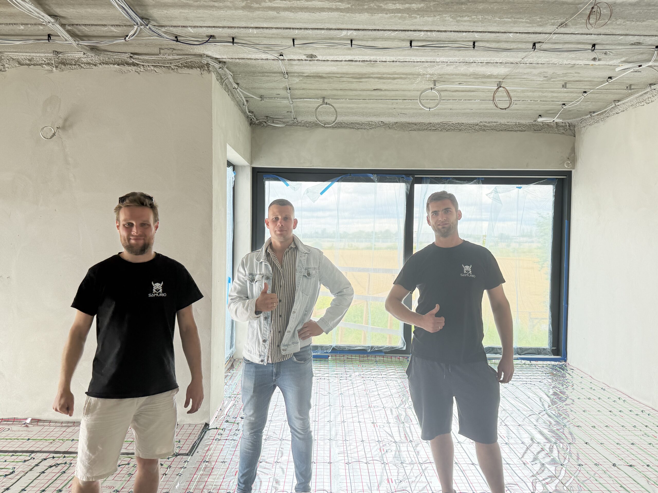 Folie, maty, kable grzewcze w domu ponad 200 m² w Kiekrzu. Etap I: kable grzewcze na parterze