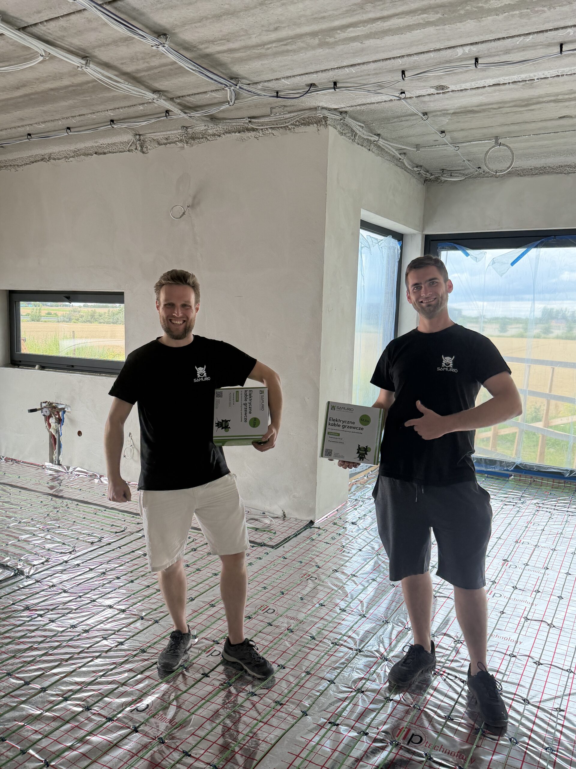 Folie, maty, kable grzewcze w domu ponad 200 m² w Kiekrzu. Etap I: kable grzewcze na parterze