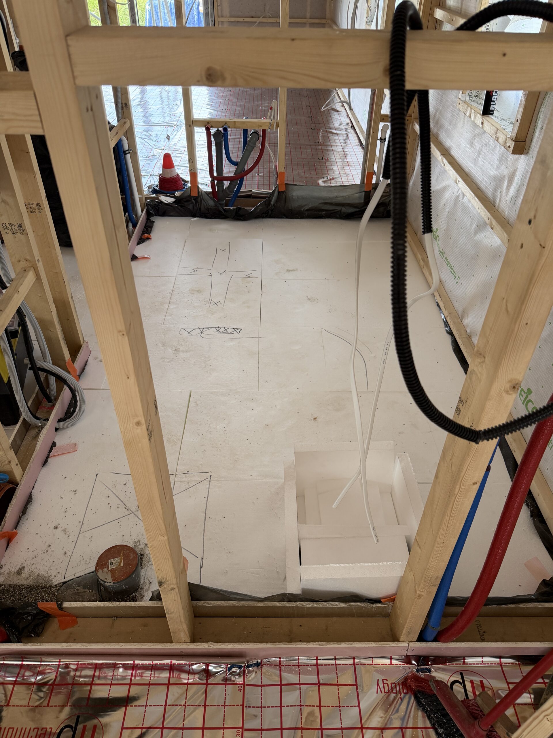 Kable grzewcze w nowym domu szkieletowym o powierzchni blisko 70 m² w Krzeczynie Małym