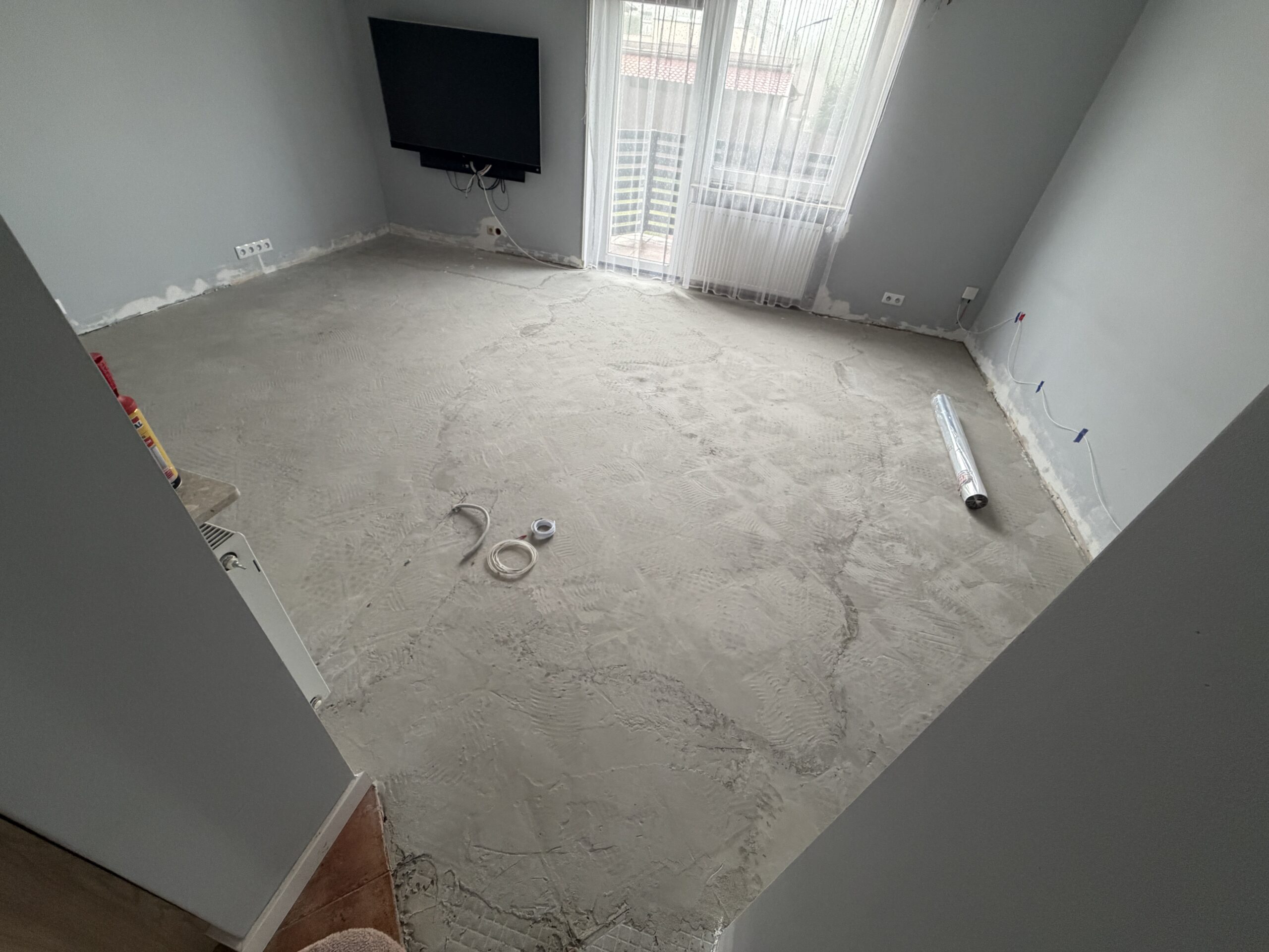 Remont domu w Czerwonaku z montażem folii grzewczych