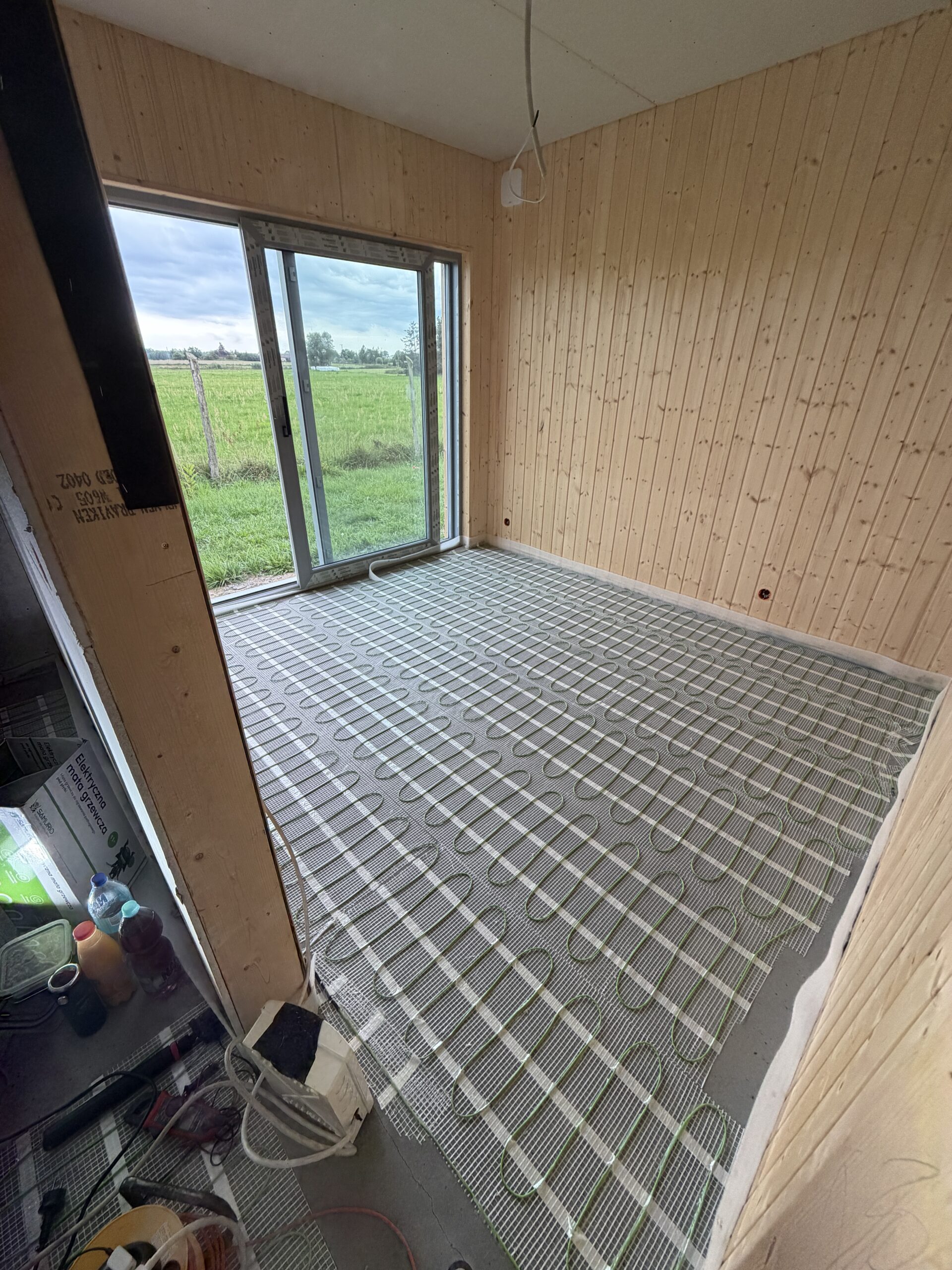 Dom blisko 90 m² w Otorowie z ogrzewaniem opartym na foliach i matach grzewczych
